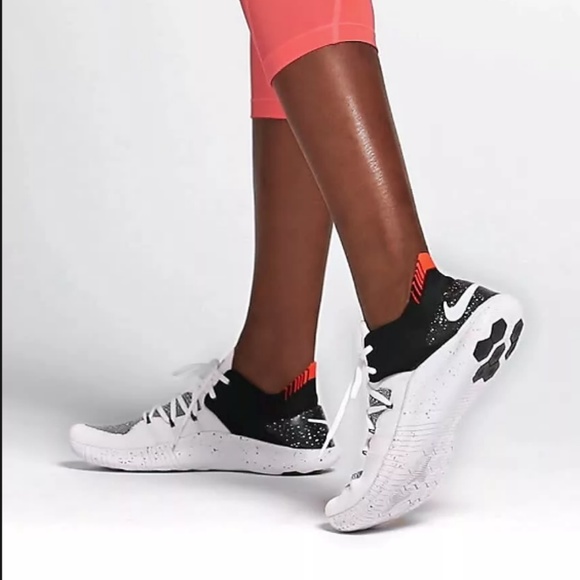 free tr 3 flyknit sneakers